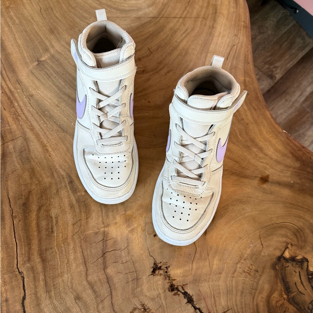 Nike Kids High-Top Sneakers in Cream and Purple
